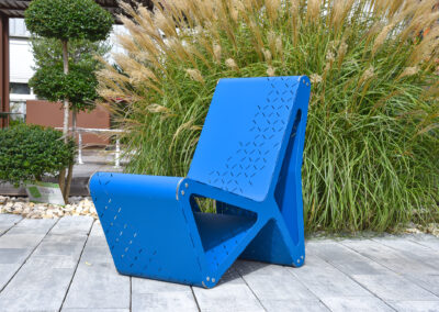 Tolerie Forézienne TERZ siege monobloc Design